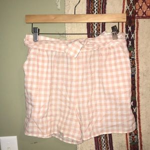 High waisted shorts w bow